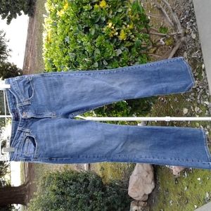 Women's size nine small super-low 518 Levi's jeans good condition and stretch